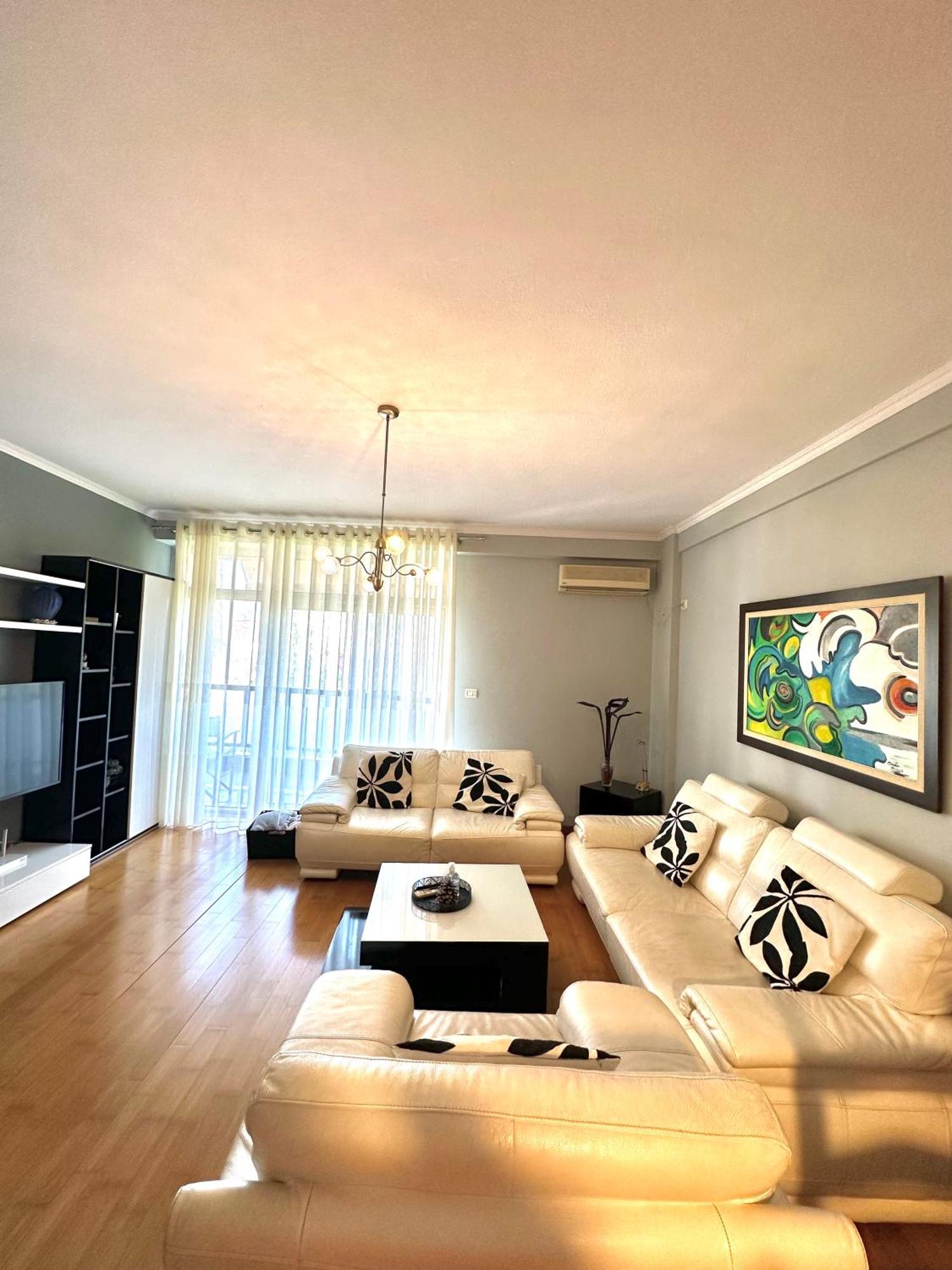 Central Inn Home Tirana Exteriör bild